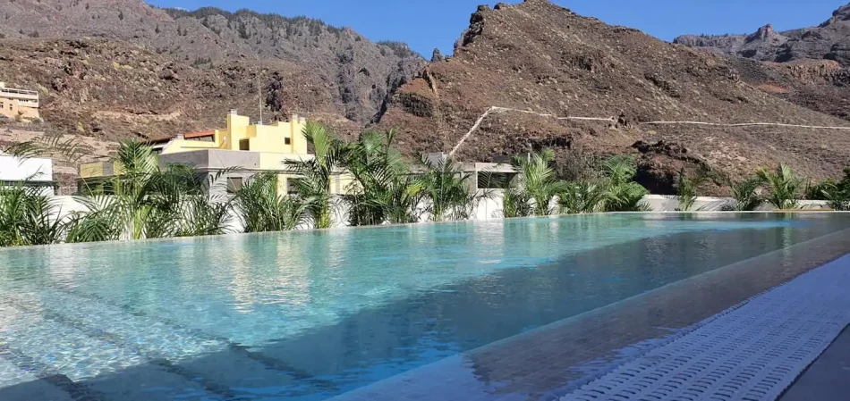 Pool & Terrace