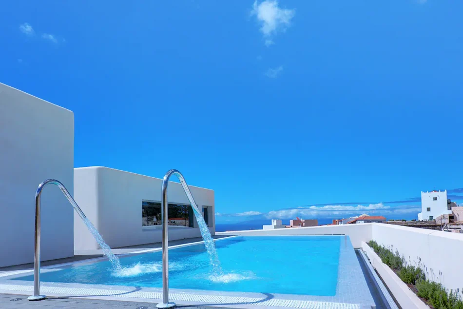 Pool & Terrace