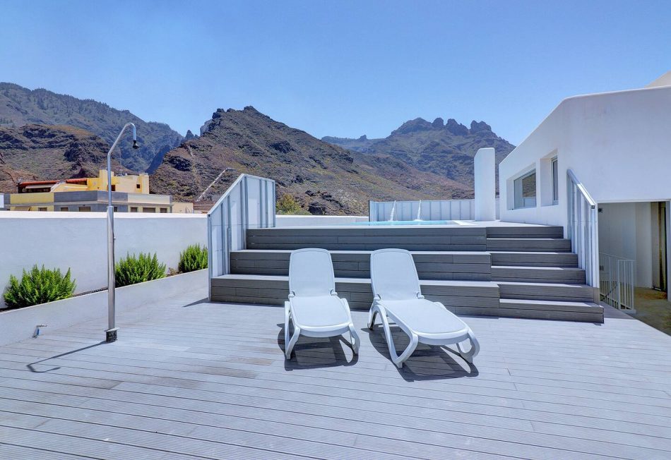 Pool & Terrace